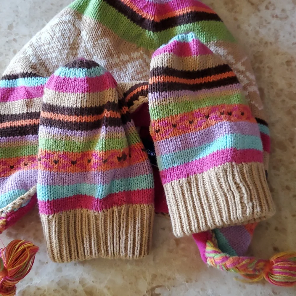 Baby GAP S/M Kids Hat and Mittens Set